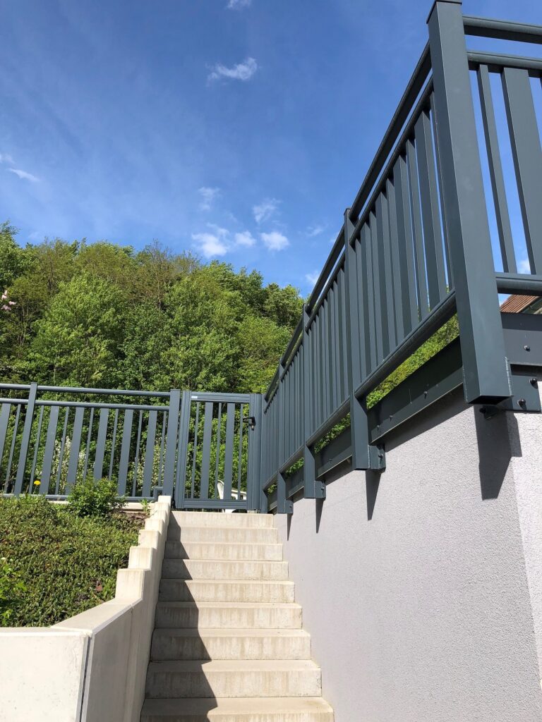 jud balustrade hirsingue2 35 768x1024 Balustrade en aluminium à Hirsingue