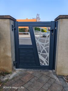 095f988b 9cca 4d07 af95 4b1568d0db69 225x300 RÉALISATIONS