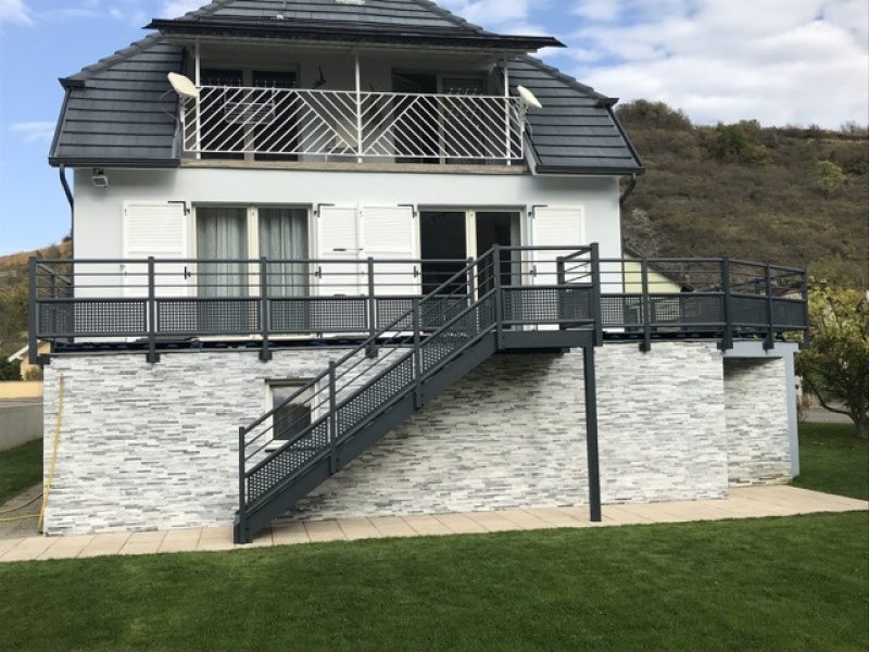 IMG 2735 53 rgec0h45r04sxzvvxi0enmzpyn7gnege1u04ptlxtc Escaliers extérieurs aluminium